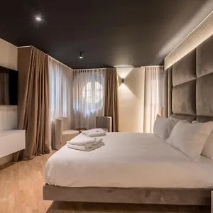  Appartamento Brera Luxury Near Duomo With Wifi